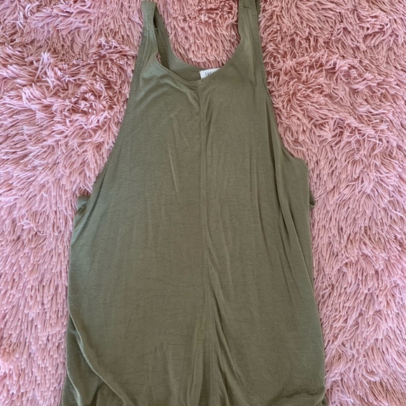 ⚡️Green Flowy Tank Top⚡️ - Picture 2 of 3